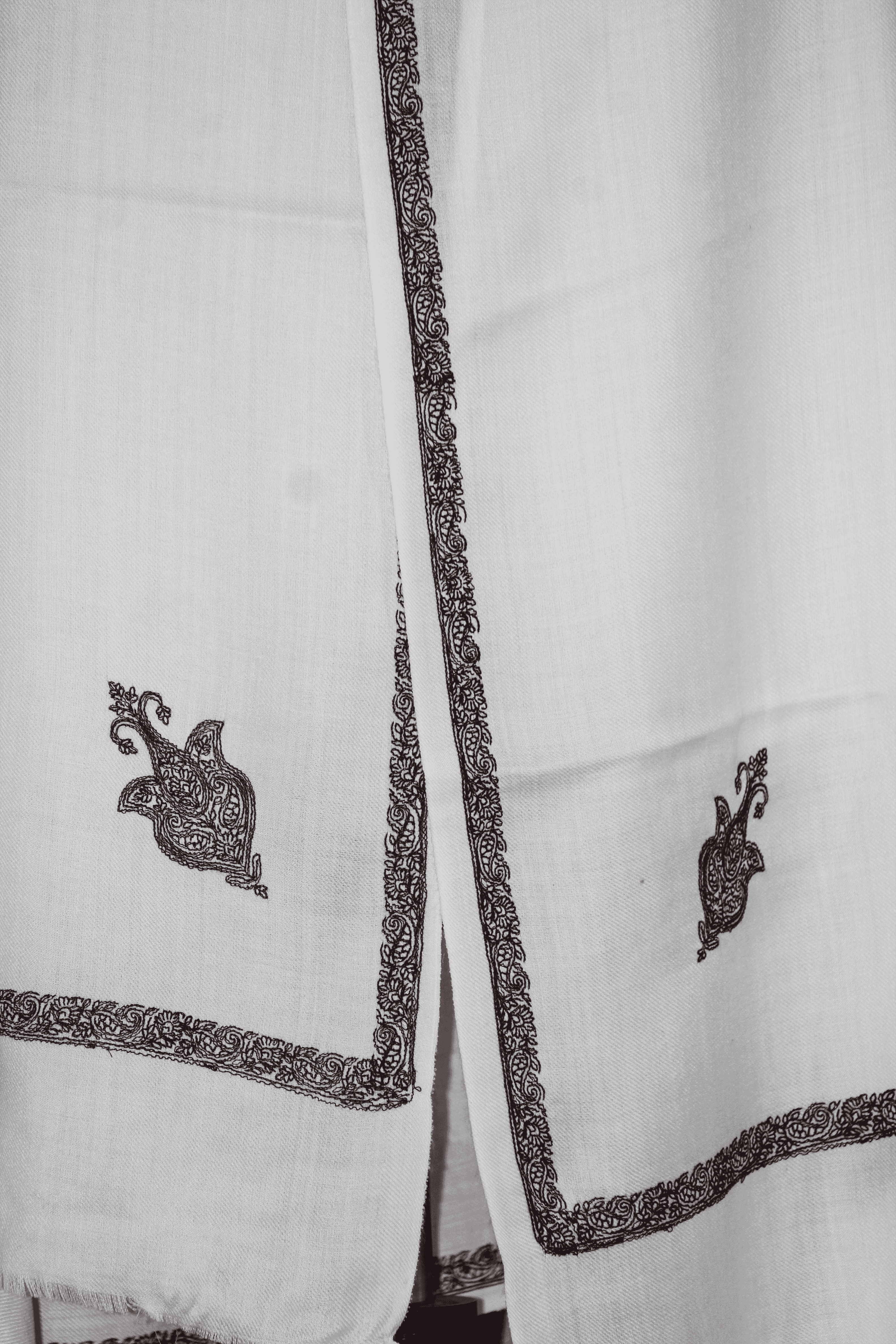 Zarrin Aanchal Shawl: Acrylic Luxury