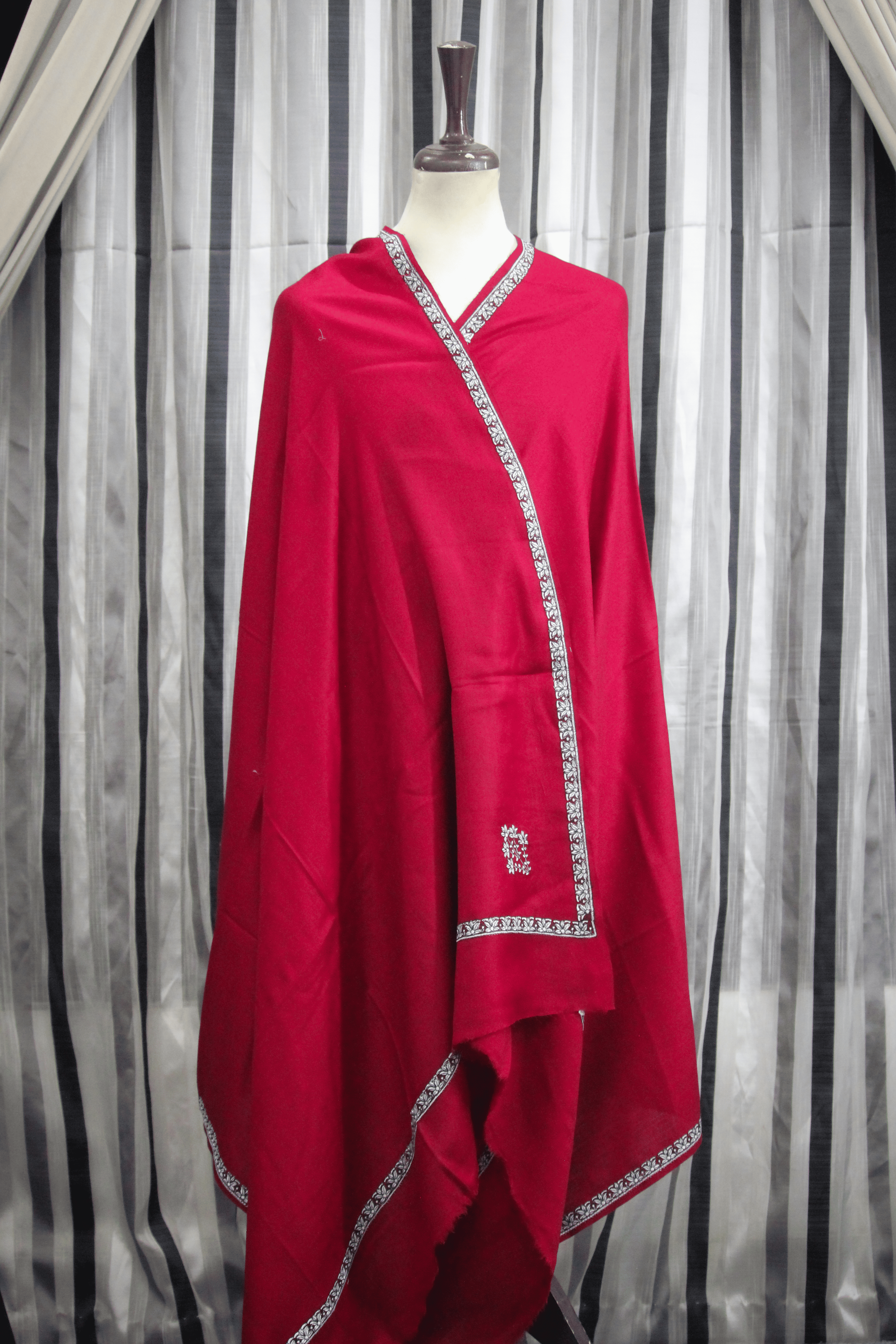 Laal Kinara Shawl: The Crimson Edge