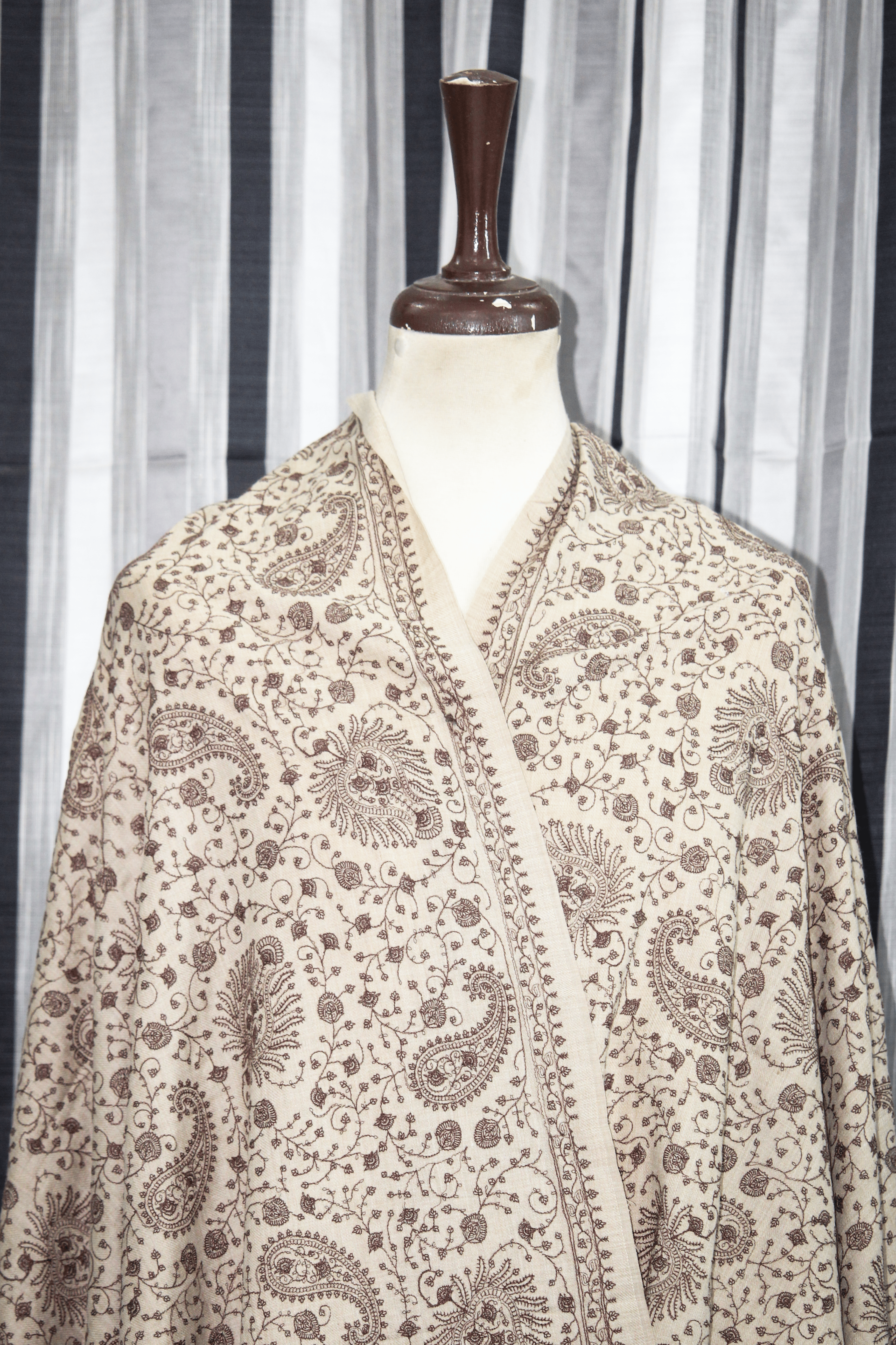 Adaa Buta Shawl: Graceful Patterned