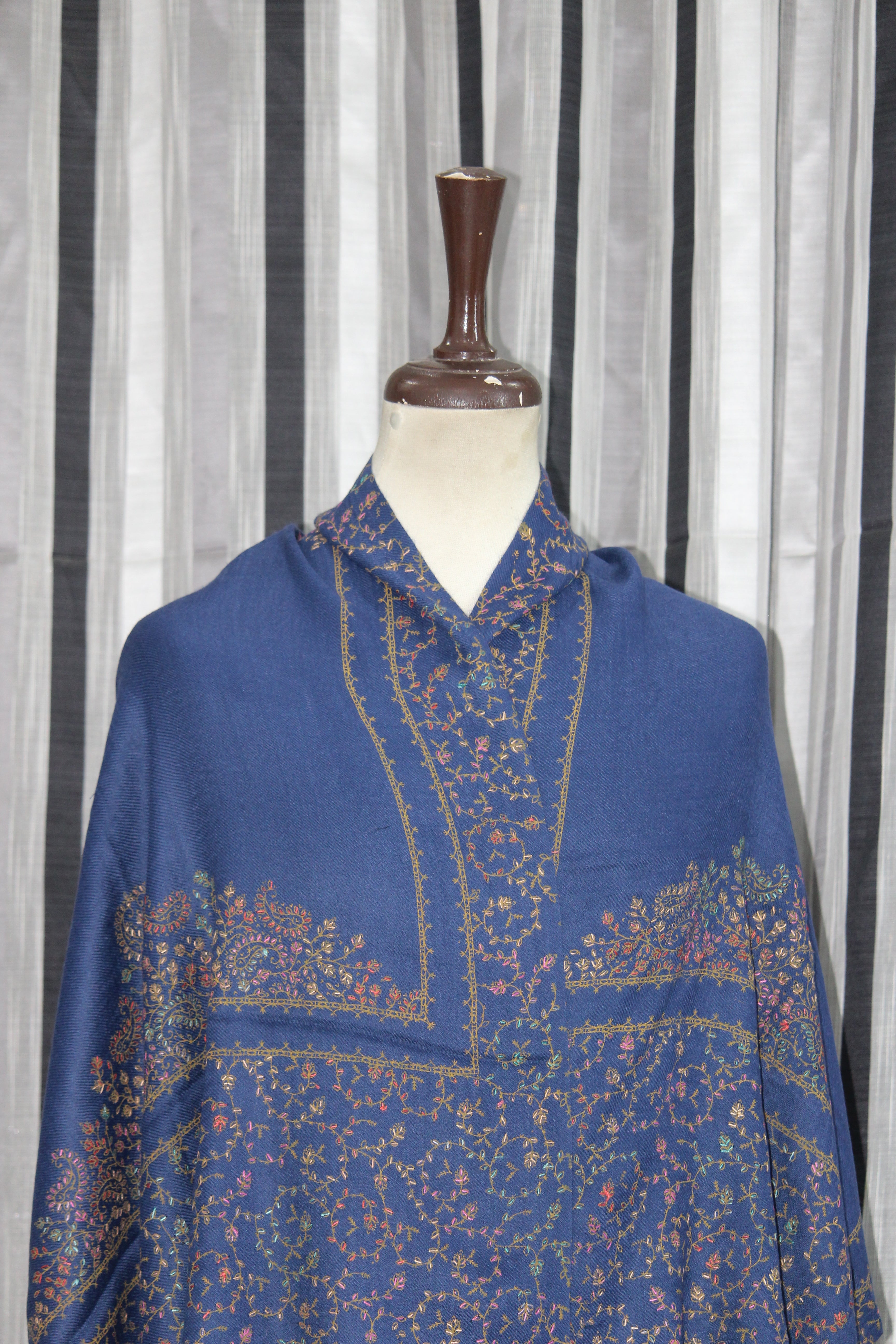 Gulshan-e-Neel Pashmina | The Indigo Garden