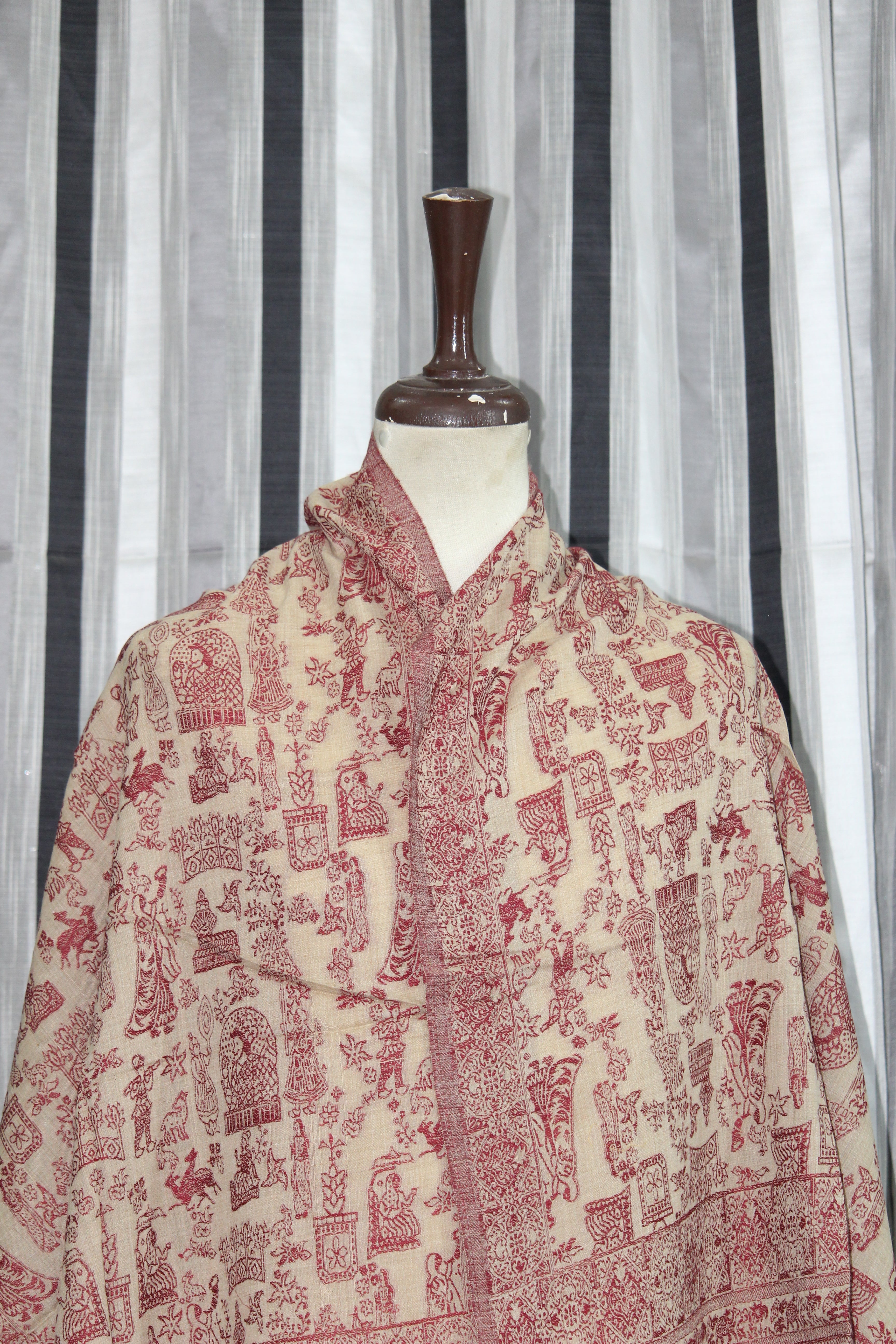 Rawayat Pashmina Scarve | A Narrative Tapestry