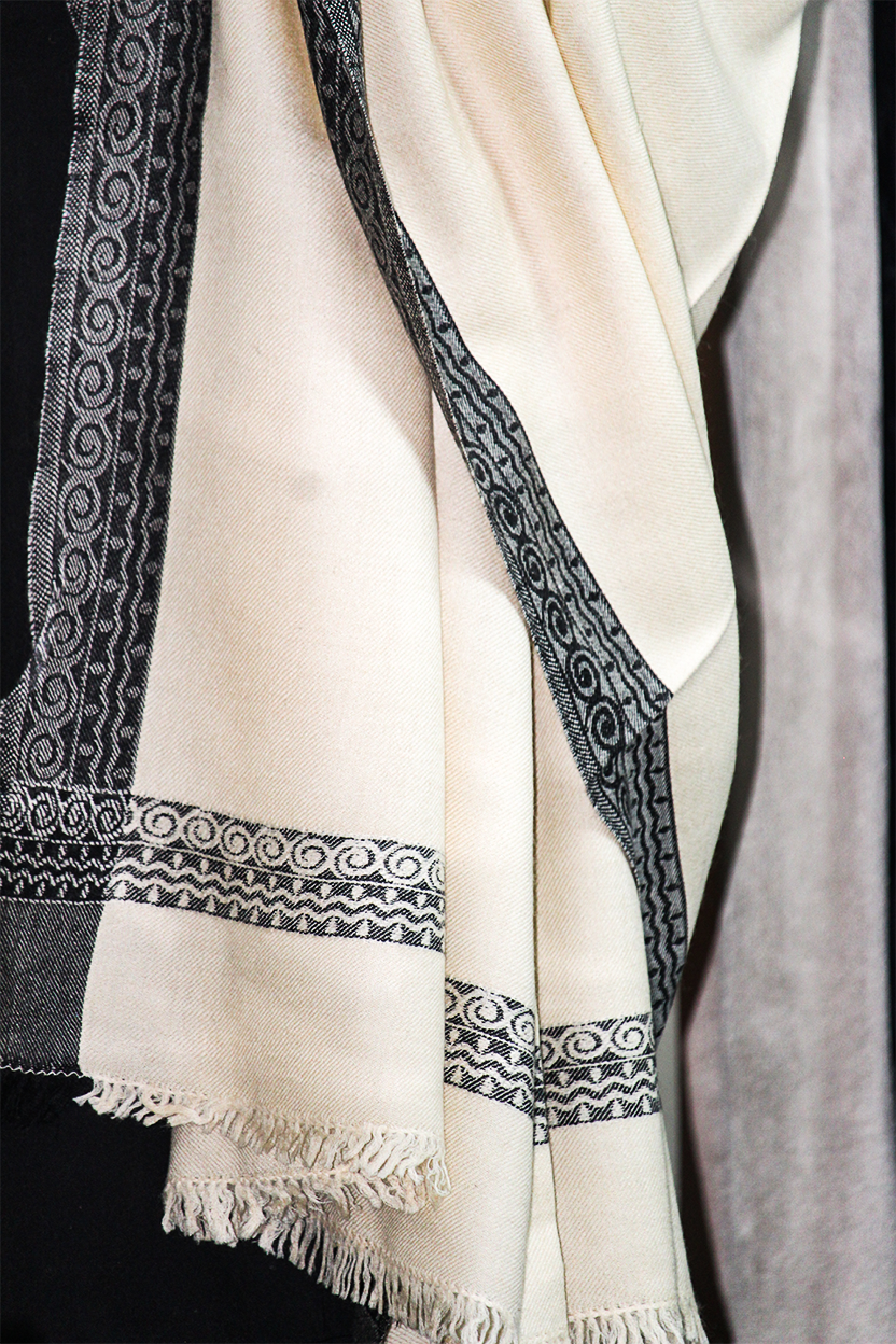 Shāh - Pure Wool Shawl